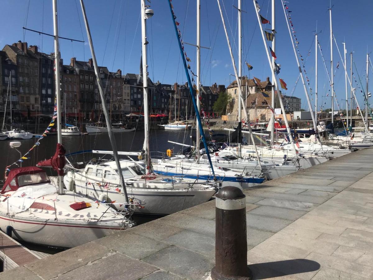 Cosy Studio Place Sainte Catherine Honfleur Exterior photo